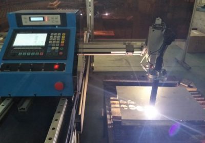 CNC plasma pamutol at apoy cutting machine para sa metal